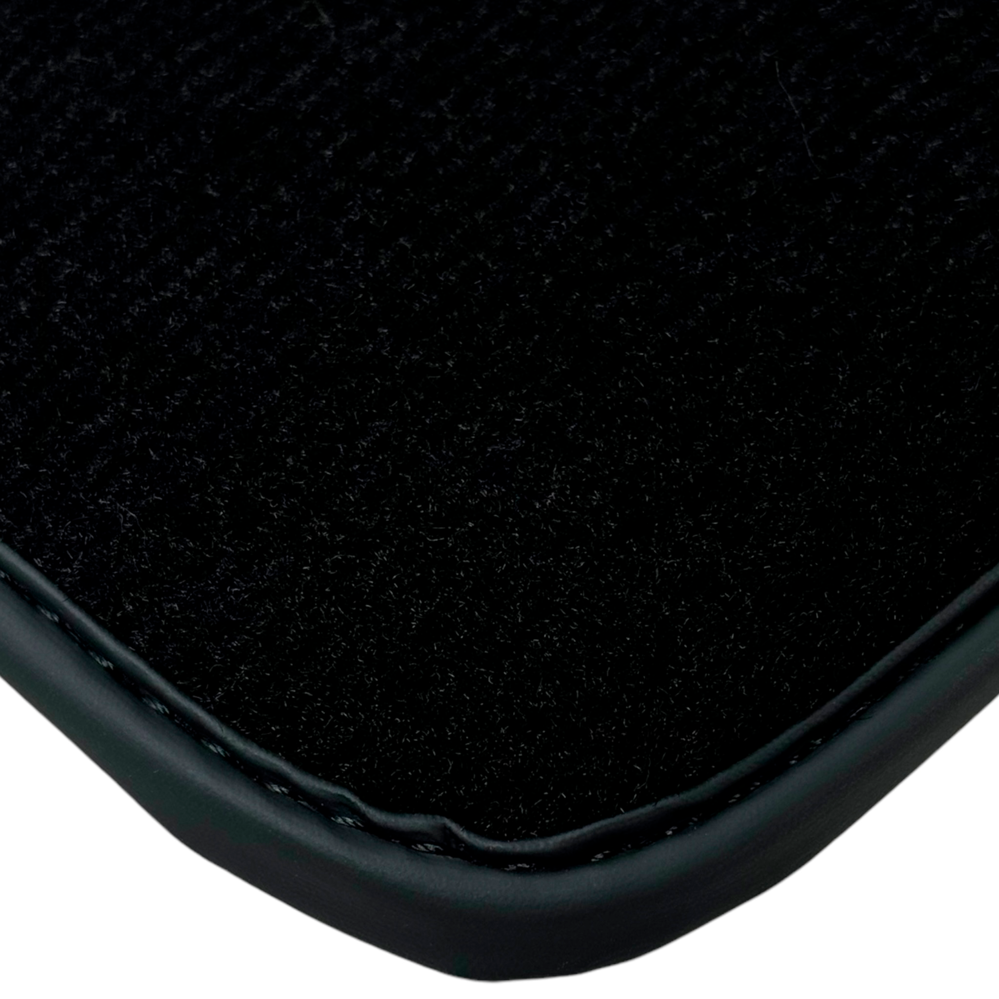 Customizable Black Floor Mats for Alfa Romeo 166 (2003-2007) - AutoWin